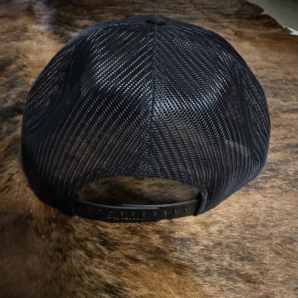 BRAND NEW SnapBack trucker hat - Picture 2 of 9